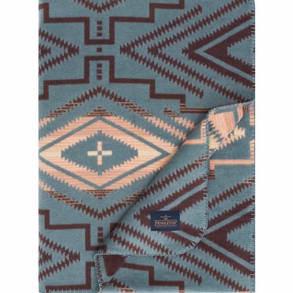 Pendleton Reversible Jacquard Classic Throw, Sunset Cross Balsam - Picture 3 of 15